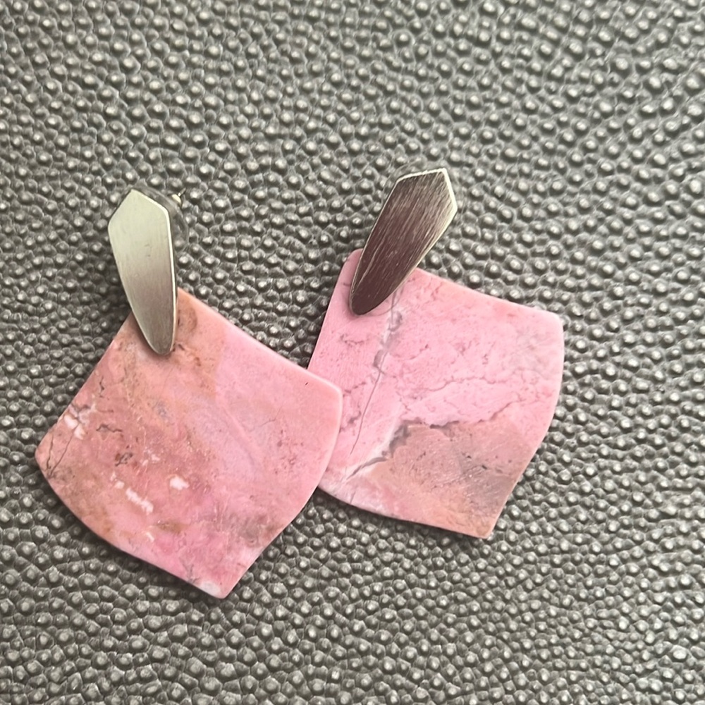 Kendra Scott, pink and gold stone earrings worn once